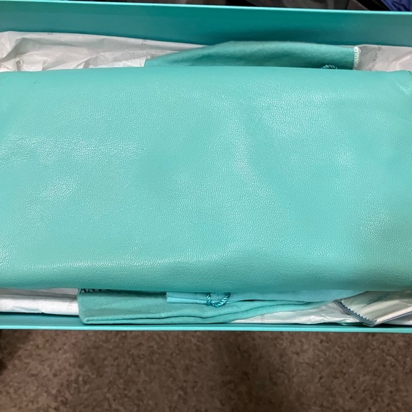 Tiffany wristlet/clutch - Picture 2 of 7